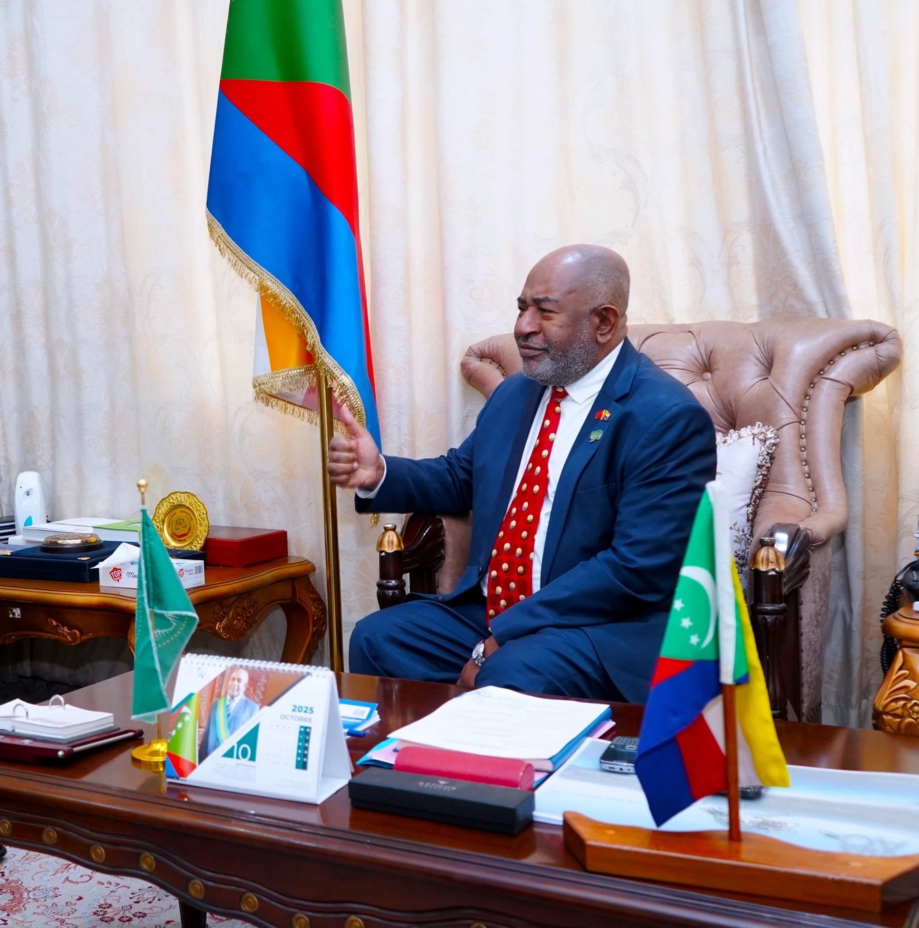 <p><i><strong>Une étape historique : création officielle de l’École Doctorale de l’Université des Comores</strong></i></p><p><br>&nbsp;</p>